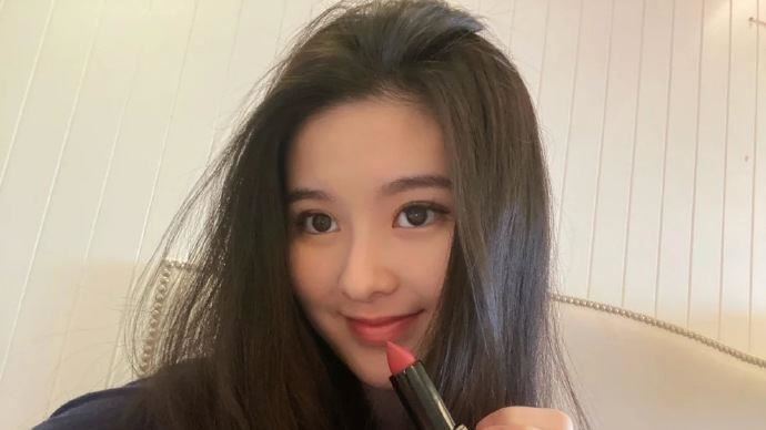 正過孫芸芸　20歲愛女素顏照網暴動