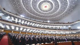 中共全國人大第十三屆三次會議今（22）日在人民大會堂開幕。
圖／翻攝自新華社