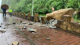 巨石,基隆,大雨,湖海路／議員張秉鈞臉書