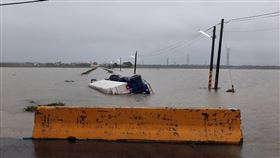 飼料車,翻覆,屏東