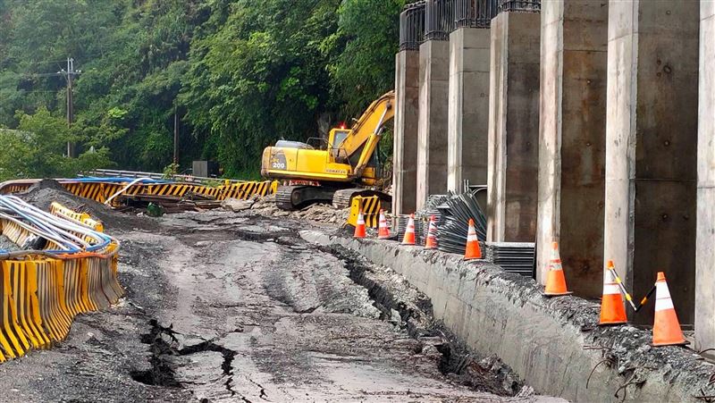 南橫公路地基下陷　栗園至向陽段封閉