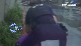 毒蟲棄車狂奔摔水溝　身上毒品全掉出