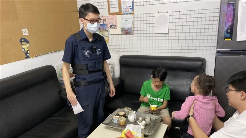 5歲童溜出門玩耍　巡佐把拔暖心安撫
