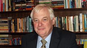末代香港總督彭定康（Chris Patten）。（圖／翻攝自維基百科，作者：James Yuanxin Li
，CC BY-SA 3.0）
