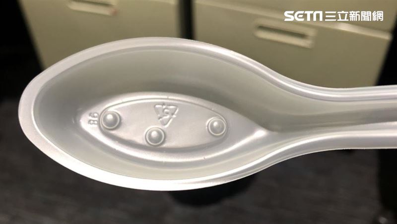 食安連環爆!營養師點名裸裝餐具藏3大風險