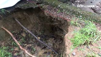 雨毀高雄23校園　國小擋土牆破大洞