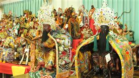 神明同樂會　300尊神像共聚台南府城祖傳延陵道壇道長吳政憲策辦「神明同樂會」，來自各地約300尊神像在台南共聚一堂，參加24日各項傳統道教祈福科儀。中央社記者楊思瑞攝　109年5月24日