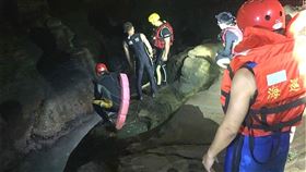 新北,瑞濱灣,釣魚,救生衣,溺斃（圖／翻攝畫面）