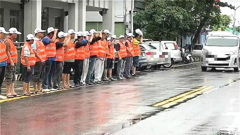 養路士車禍亡　同事列隊：任務結束了