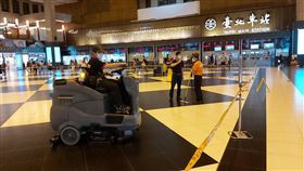 台北車站大廳被「拉起封鎖線」　台鐵：暫時的（圖／翻攝自交通部臺灣鐵路管理局 TRA臉書）