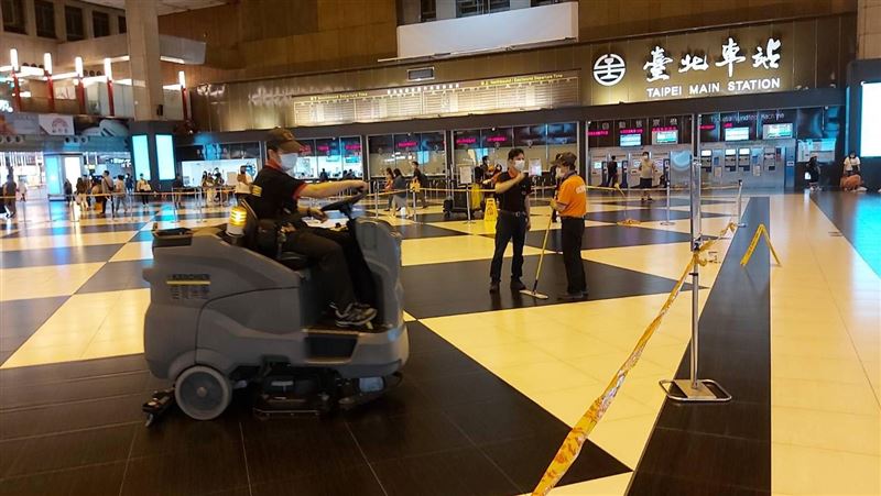 台北車站被拉起封鎖線　台鐵：暫時的