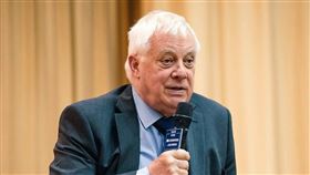 末代香港總督彭定康24日投書媒體，呼籲英國必須確保中國欲對香港推行制定新版國安法一事納入6月的G7峰會議程。（圖／翻攝自facebook.com/UKChrisPatten）
