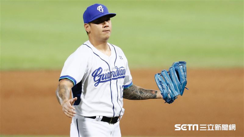 中職／象迷三字經幹譙　陳鴻文回應