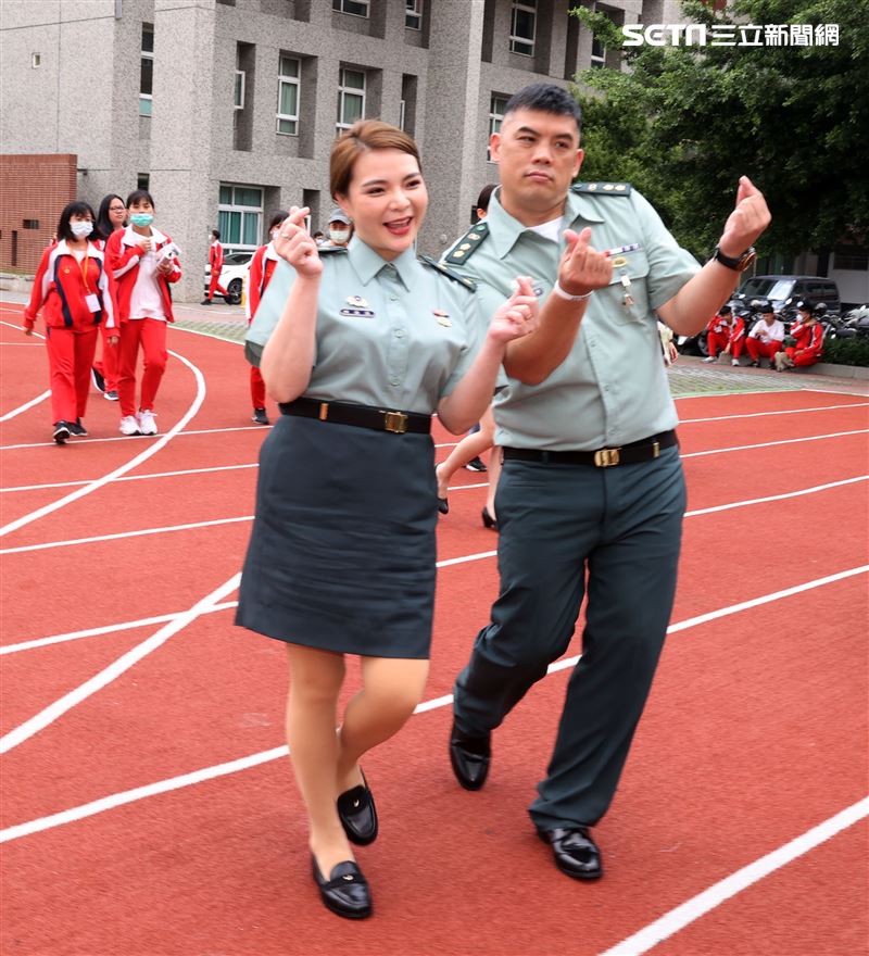 校園網劇「教官怎麼辦」演員金寶三、張可昀（小甜甜）。（記者邱榮吉/攝影）