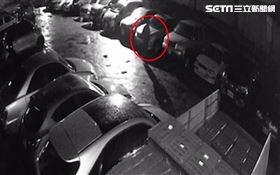 慣竊,破車窗大盜,停車場,新店,翻攝畫面