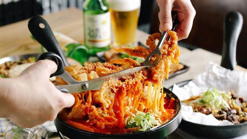 憑雙鐵、客運票券　韓式料理66折