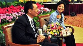 林毅夫與陳雲英現皆負有中國官方身分。（圖／翻攝自微博）