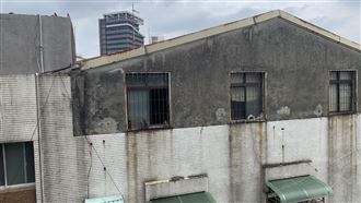 吳朋奉猝逝／住家曝光頂樓加蓋超簡樸