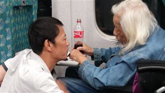 台獨歐吉桑與吳朋奉珍貴照曝　網噴淚