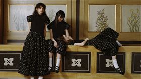 CHARLES & KEITH與Cecilie Bahnsen聯名，打造浪漫懷舊風格。（圖／CHARLES & KEITH提供）