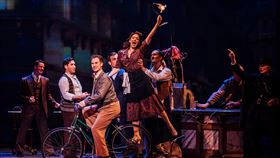 百老匯音樂劇一個美國人在巴黎　台中票房創佳績根據統計資料顯示，台中國家歌劇院2019年寫下百老匯原汁原味音樂劇「一個美國人在巴黎」台中連開8場全滿紀錄，也登上兩廳院售票系統2019年戲劇類演出前10大。（台中國家歌劇院提供）中央社記者趙靜瑜傳真　109年5月26日