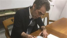 睽違7年，法月綸太郎去年出版「法月綸太郎的消息」及「紅色房間異聞」。（圖取自twitter.com/kodansha_novels）