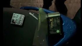 友帶壯陽藥被當毒品　警要求「撥鳥皮翻菊花」全裸羞恥檢查。（圖／翻攝自Dcard）