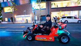 五月天主唱驚爆換人當看看！？Netflix《周遊記》秘密直擊五月天演唱會後台 兄弟一圓周杰倫「周五組合」 夢登上專輯封面