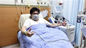 骨髓驗血建檔17年　終償捐髓救人宿願小羽（化名）因叔叔罹患血癌接受骨髓移植重生，他也希望成為捐贈者，17年前參與慈濟的骨髓驗血建檔活動，近日終於一償宿願，希望受捐的白血病患者早日恢復健康。（大林慈濟醫院提供）中央社記者蔡智明傳真　109年5月27日