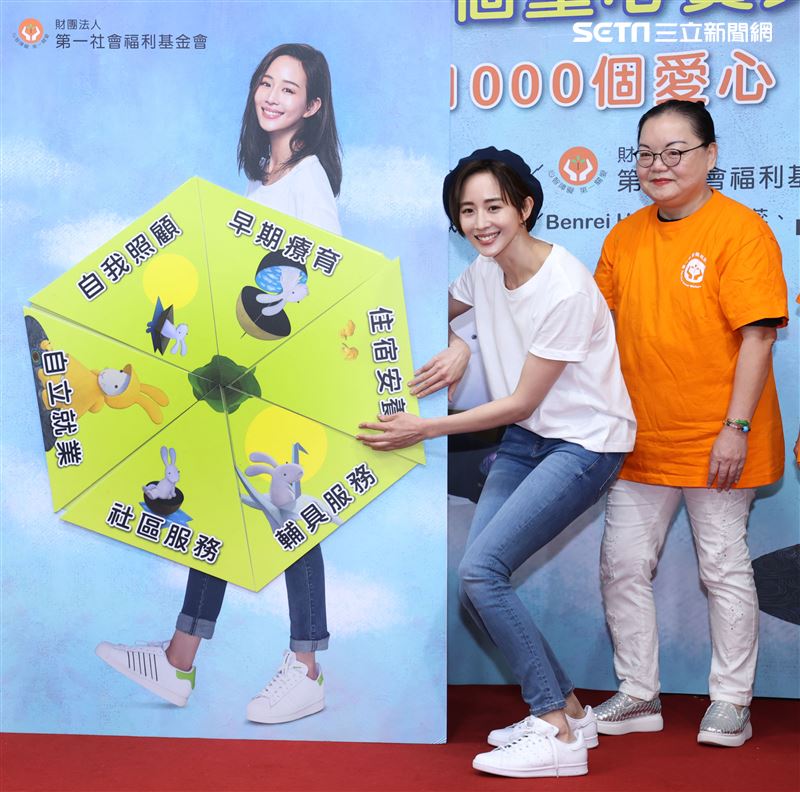 張鈞甯剪掉多年短髮超有個性出席第一社會福利基金會的「1000個童心寶貝守護者」公益活動。（記者邱榮吉/攝影）