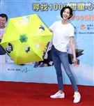 張鈞甯被問到和邱澤有無聯絡，張鈞甯則打哈哈「就是正常聯絡」，猶如迷魂陣，讓大家霧裡看花。（記者邱榮吉/攝影）