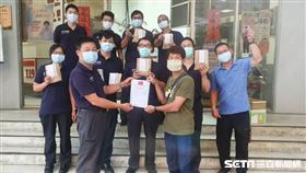 喑啞人士暖送消防雞蛋糕／翻攝畫面