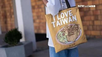 獨／台灣小吃成賣點！臭豆腐抱枕熱賣