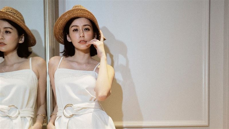 度假必備穿搭　袁艾菲可鹽可甜迎夏日