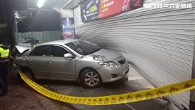 機車行,鐵門,盤查,毒鴛鴦,淡水