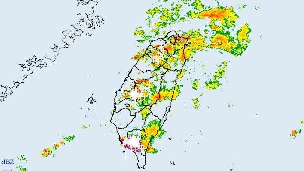 高屏等3縣市警戒　大雷雨狂炸1小時