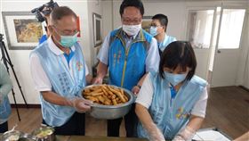 疫情衝擊雪上加霜　南投中寮老人飯廳面臨斷炊