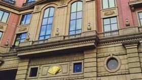 台北文華東方酒店（圖）27日證實將資遣部分員工，6月起暫停訂房服務，交長林佳龍28日對此表示，交通部將了解並提供協助。(圖/翻攝自臉書)