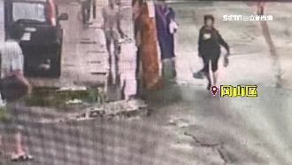 岡山5天淹2次　員工拎鞋上班超狼狽