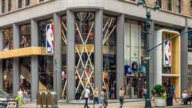 ▲NBA位於紐約第五街的Media Ventures。（圖／翻攝自推特）