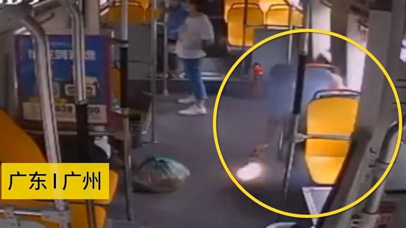 公車上乘客手機突爆炸　全車人急逃竄