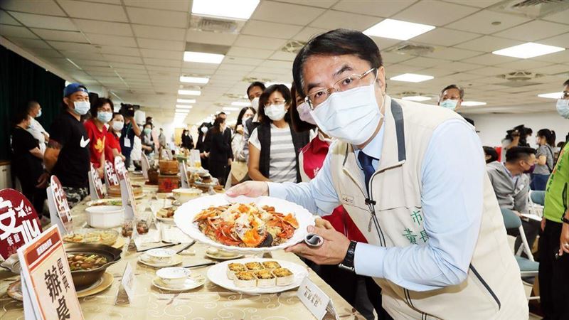 怕防疫五月天餓到　黃偉哲列超狂菜單