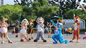 6月期間遊六福村，凡是身分證字號含1個0，可享499元(原價999元)優惠購票，身分證字號含有4個0的超級幸運星，還能免費入園。（圖／六福村提供）