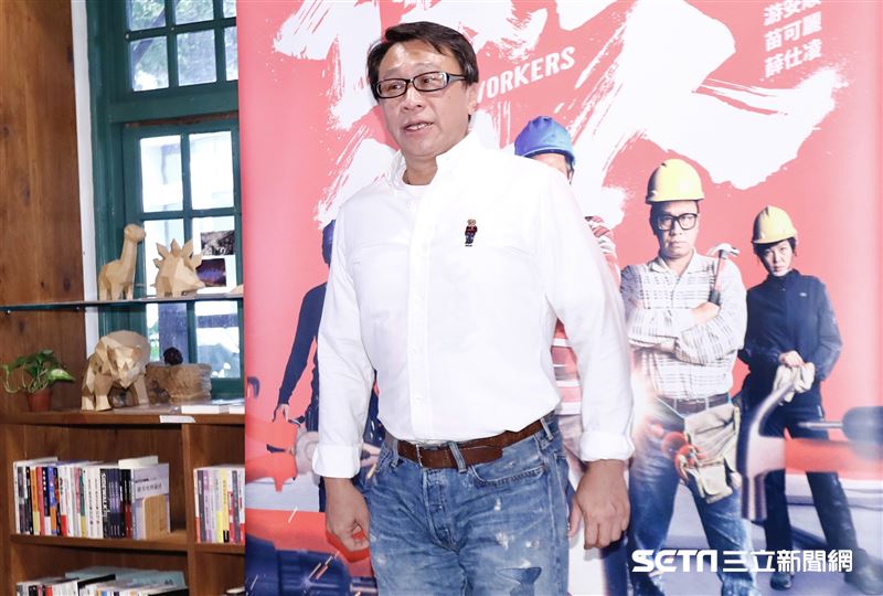 游安順和薛仕凌演出工人超到位。（圖／記者林聖凱攝影）