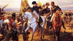 拿破崙征俄出發時兵強馬壯、意氣風發