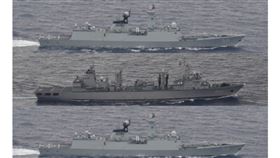 中國解放軍3軍艦通過宮古海峽（組合圖／翻攝臉書）