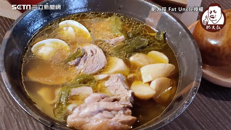 簡單4步驟！　燉出剝皮辣椒蛤蜊雞湯