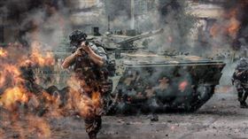 武統奪島18照片曝！專家笑「戰場小粉紅」：高潮一下也好（圖／翻攝自野生灰熊微博）