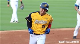 中信兄弟詹子賢雙響砲。（圖／記者劉彥池攝影）