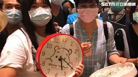 武漢肺炎,陳時中,台南,奇美博物館,時鐘,簽名，布萊恩紅茶
記者花芸曦攝影